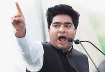 সোনা নিয়ে আমার স্ত্রীর ধরা পড়ার খবর ছড়িয়েছে,এই খবরের কোনও সত্যতা নেই,: অভিষেক