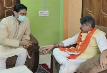 অমিত-সফরের আগে মতুয়া ঠাকুরবাড়িতে কৈলাস বিজয়বর্গীয়! সৌজন্য সাক্ষাৎ নয়, রয়েছে অন্য চমক: