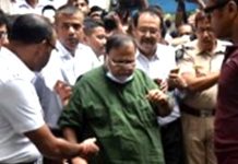 Partha Chatterjee : ‘তৃণমূলের সঙ্গেই আছি’, এসএসকেএম থেকে বেরিয়ে বললেন পার্থ চট্টোপাধ্যায়