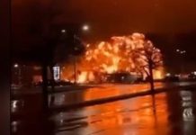 Philadelphia Plane CrashāĻāĻŽā§āϰāĻŋāĻāĻžāϝāĻŧ āĻĢā§āϰ āĻā§āĻā§ āĻĒāĻĄāĻŧāϞ āĻŦāĻŋāĻŽāĻžāύ! āĻāĻĻā§āϧāĻžāϰāĻāĻžāĻ āĻāϞāĻā§