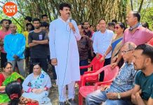 মঙ্গলে বনগাঁয় প্রচারে মমতা , তার আগে বিশ্বজিৎ-এর চাটাই বৈঠক চলছে জোর কদমে