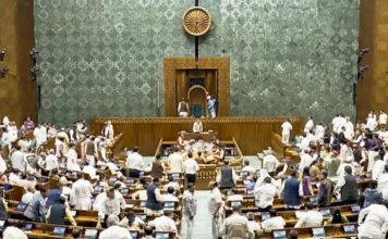 Parliament Special session: বিপক্ষে ২৩০ ভোট! এককাট্টা বিরোধীরা, মহিলা সংরক্ষণে সংবিধান সংশোধনী বিল ‘ব্যর্থ’ লোকসভায়