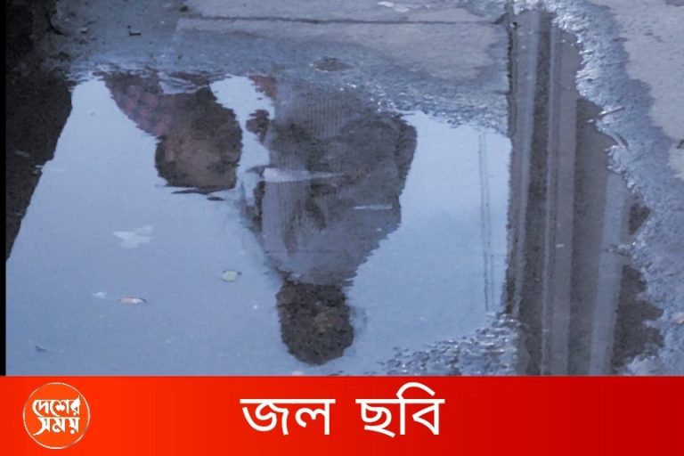 ভোর থেকেই বৃষ্টিতে ভিজছে কলকাতা, উত্তরবঙ্গে অরেঞ্জ অ্যালার্ট; জানুন আবহাওয়ার আপডেট