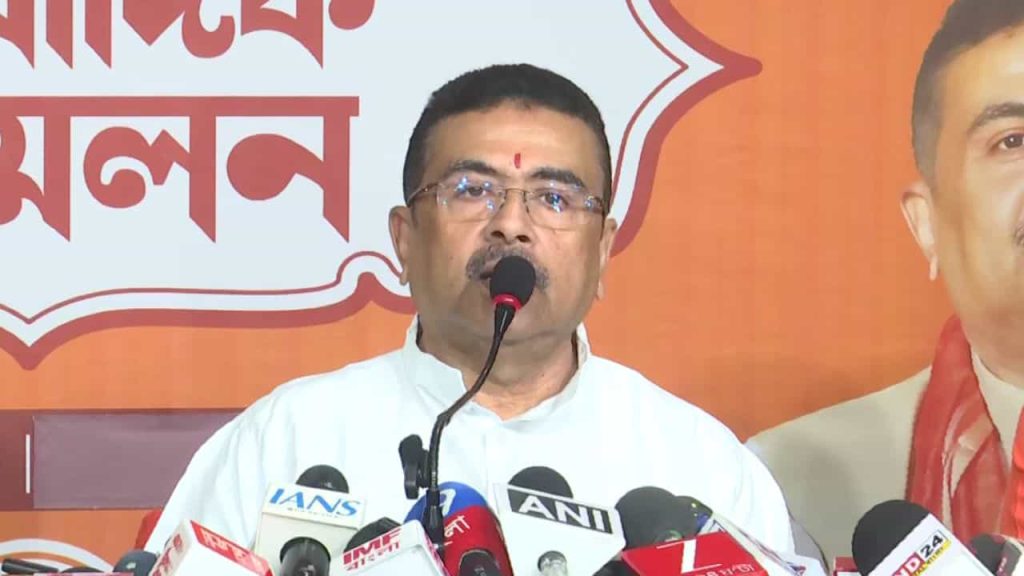 ‘যাঁদের বিরুদ্ধে লড়াই, সেই বামেরাই বন্ধু মমতার’, সিপিআইএম-এর সঙ্গে হাত মেলাতেই কটাক্ষ শুভেন্দুর